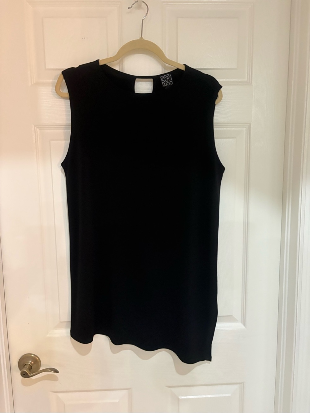 Clara Sun Woo Black Sleeveless Tank Top with Key hole detail on back — Medium